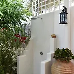 Cristina's House, Elegant Boho Walk To Port * آداماس