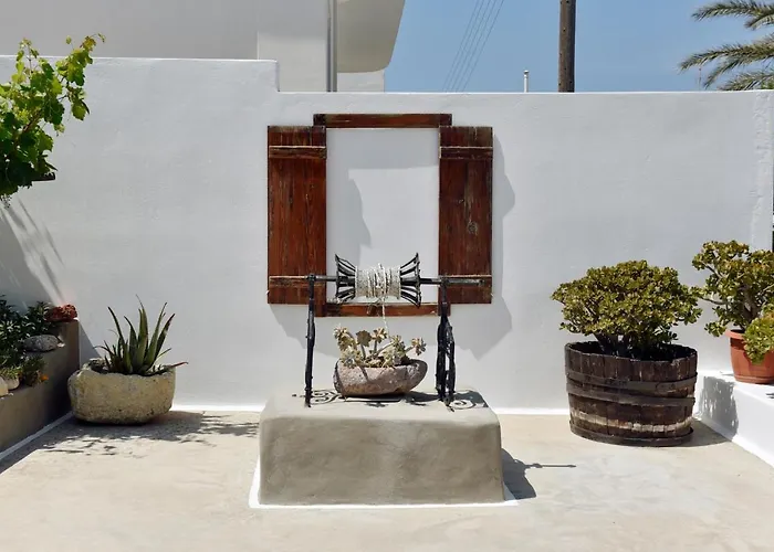 Cristina's House, Elegant Boho Walk To Port Adamantas (Milos)