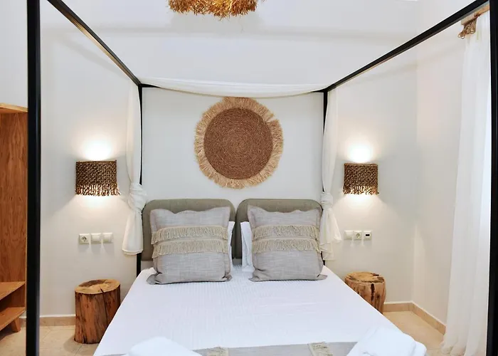 Cristina's House, Elegant Boho Walk To Port Adamantas (Milos)