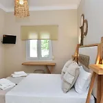 Cristina's House, Elegant Boho Walk To Port Semesterbostad *