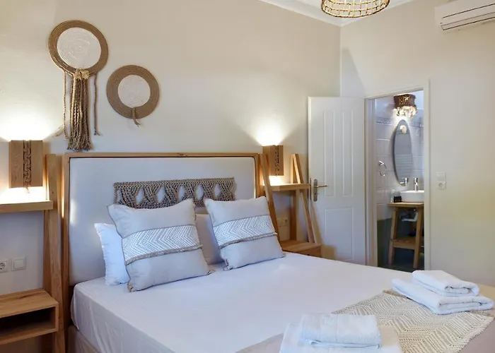 Cristina's House Feriehus Adamantas