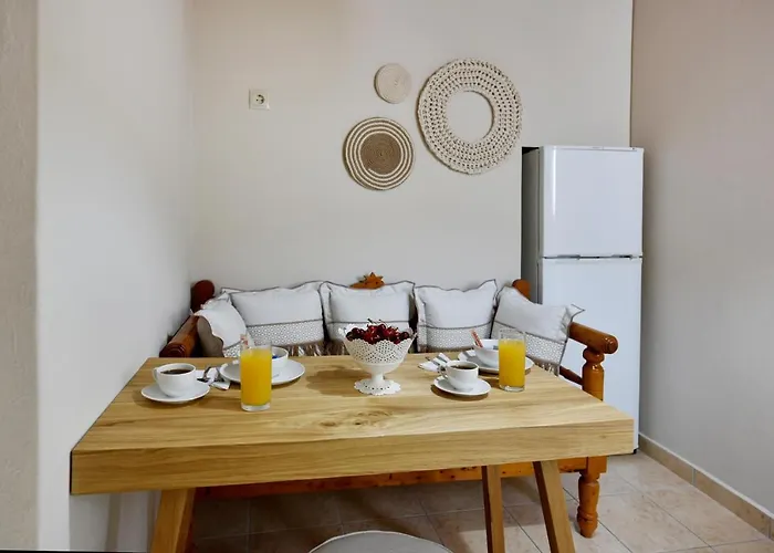 Cristina's House Feriehus Adamantas