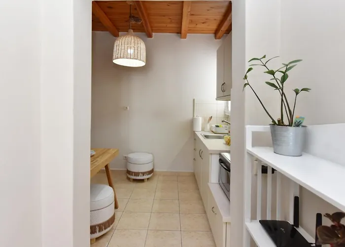 Cristina's House Adamantas (Milos)