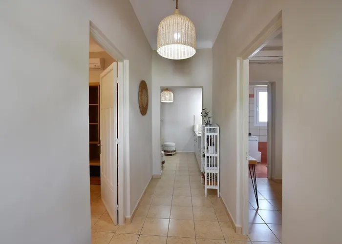 Cristina's House Adamantas